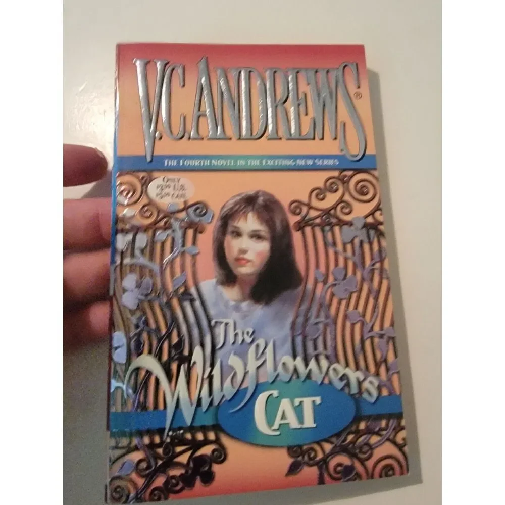 V. C. Andrews Paperback Book‎ Vintage The Wildflowers Cat